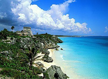 Splendide rovine Maya che si affacciano su una spiaggia fantastica, a Tulum.