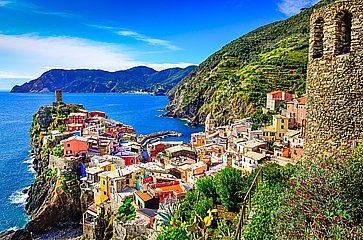 Vista del paese di Vernazza, nelle Cinque Terre.