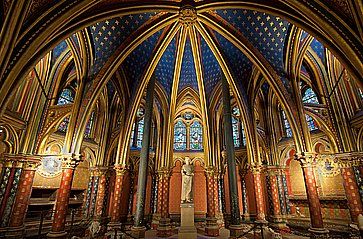 Interno della chiesa Sainte-Chapelle.