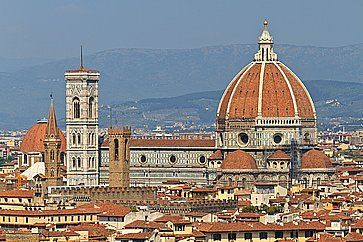 Il Duomo di Firenze fotografato con un teleobiettivo da Piazzale Michelangelo.