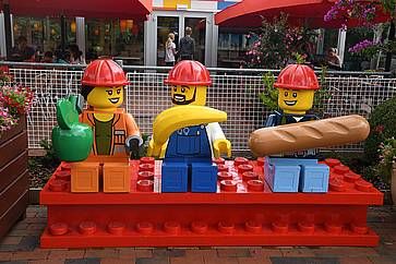 Operai "Lego", a Legoland.