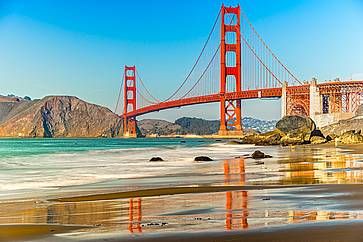 Il pittoresco Golden Gate Bridge a San Francisco.