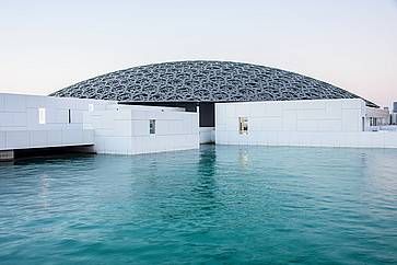 Il museo Louvre Abu Dhabi.