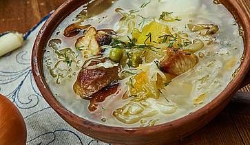 Zelnacka, zuppa di cavolo, un piatto tipico ceco.