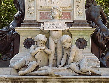 Il monumento a Raffaello ad Urbino.