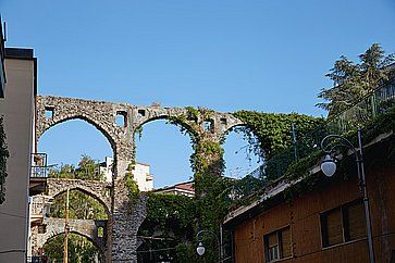 Antico acquedotto a Salerno.