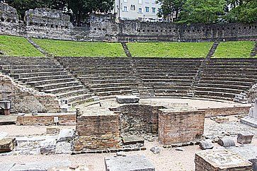 Rovine dell'antico anfiteatro romano di Trieste.