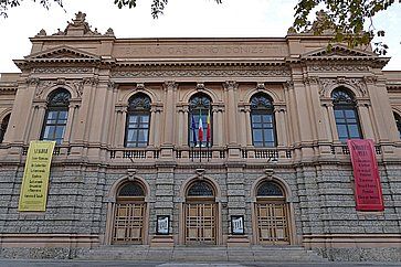 Il teatro Donizetti di Bergamo.