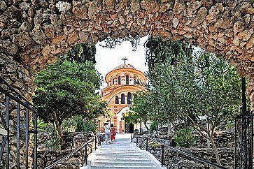 Chiesa e Monastero di Agios Nektarios a Rodi.