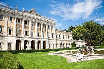 Il museo di Villa Olmo e i giardini, a Como.