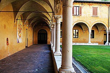 Chiostro rinascimentale al Museo di Santa Giulia a Brescia.