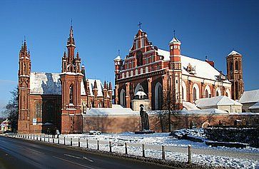 Vecchia chiesa gotica a Vilnius.