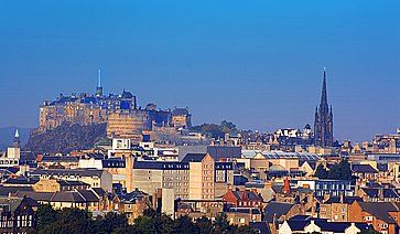 Lo skyline di Edimburgo visto da Salisbury Crags.