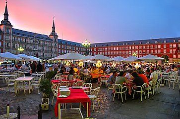 La Plaza Mayor di Madrid.