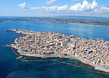 Una vista panoramica dell'isola di Ortigia a Siracusa.