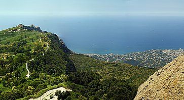 Vista del Monte Epomeo ad Ischia.