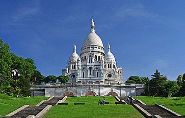 La famosa basilica del Sacro Cuore a Montmartre.