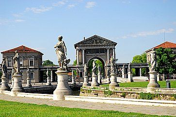 Prato della Valle a Padova.