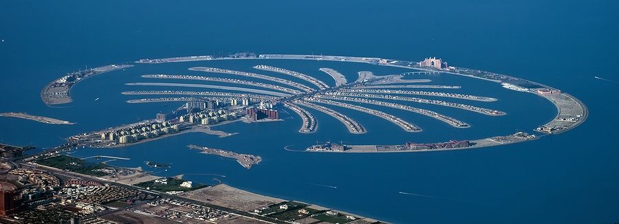 Vista aerea di Palm Jumeirah a Dubai nel 2008, isola a forma di palma.