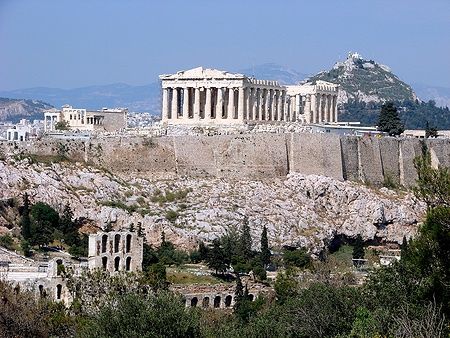 Il Partenone sull'Acropoli di Atene visto dalla collina di Filopappo.