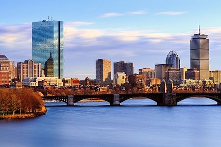 Skyline di Boston Back Bay al tramonto invernale.