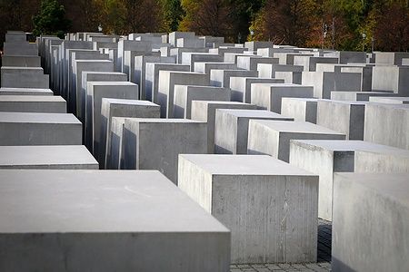 Blocchi di cemento del Memoriale dell'Olocausto a Berlino.