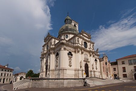 Facciata del Santuario della Madonna di Monte Berico a Vicenza.