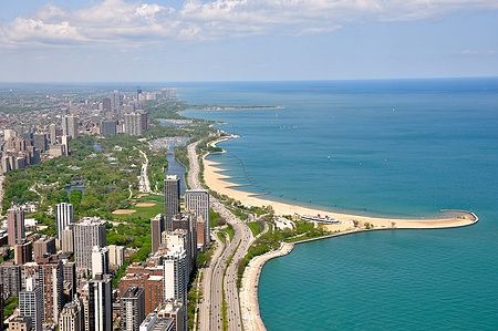 Vista di Chicago e del Lago Michigan dalla Hancock Tower.
