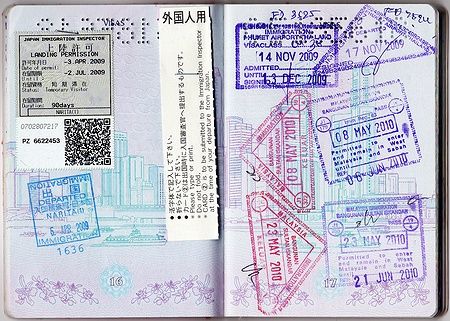 Passaporto di Singapore con timbri di Giappone, Malesia e Thailandia.