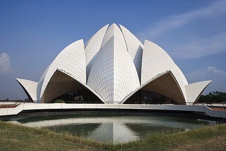 Il Tempio Bahai in Nuova Delhi con la sua iconica forma di loto.