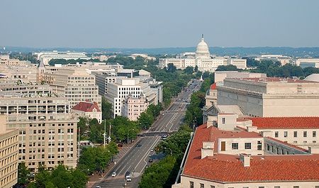 Skyline di Washington DC con Capitol Hill visibile sullo sfondo.
