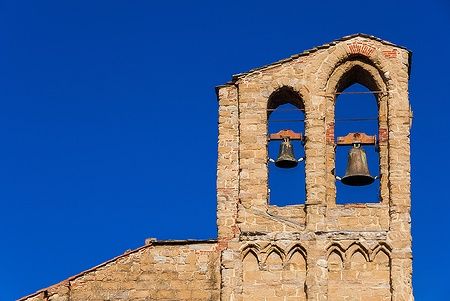 Campanile medievale con due campane della Basilica di San Domenico ad Arezzo.