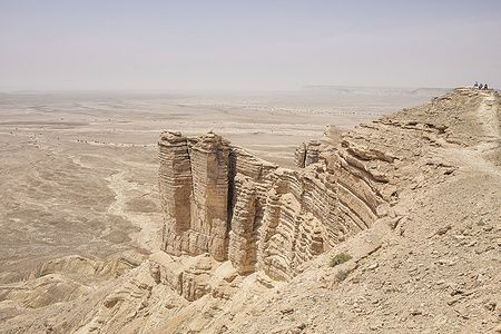 Formazioni rocciose spettacolari a Edge of the World vicino Riyadh, KSA.