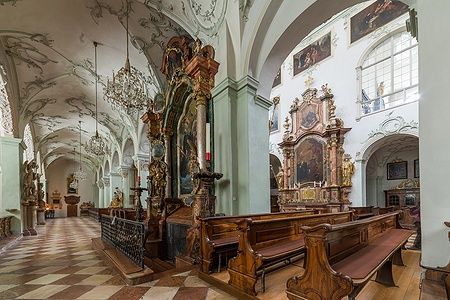 Interno riccamente decorato di St Peter's Abbey a Salisburgo, Austria