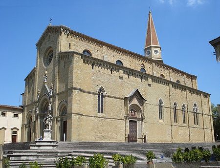 Cattedrale di San Donato ad Arezzo con statua di Ferdinando I.