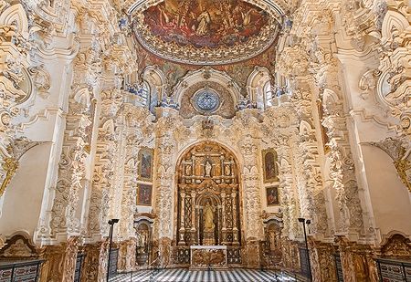 Interno barocco della sacrestia nel Monasterio de la Cartuja, Granada.