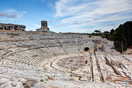 Teatro greco antico di Siracusa in pietra.