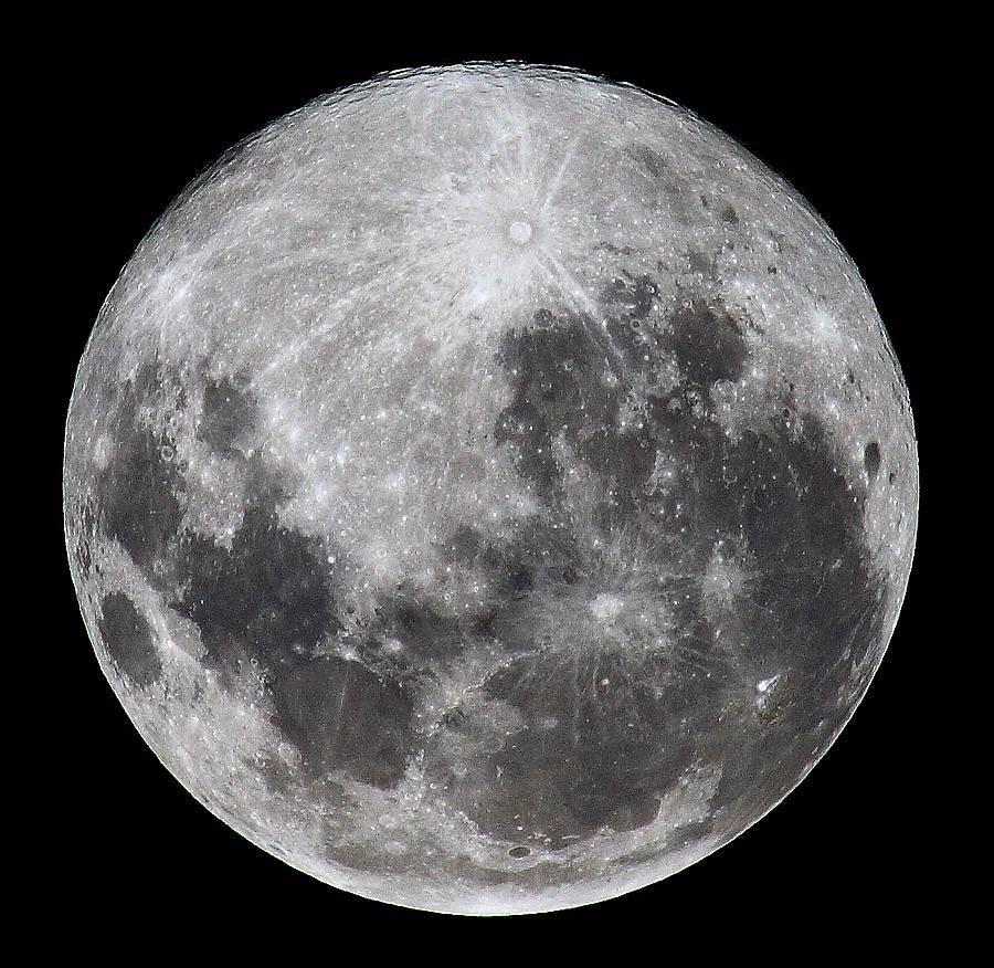 Twelve moons. Луна Celeste. Луна 256 пикселей. Пустая Луна. 6 Старшая Луна.