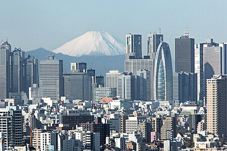 Skyline di Tokyo con Monte Fuji sullo sfondo.