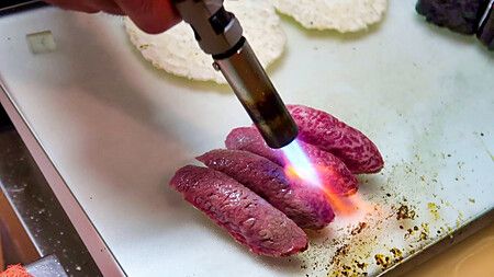 Carne di Hida scottata con cannello a Hida Kotte Ushi.