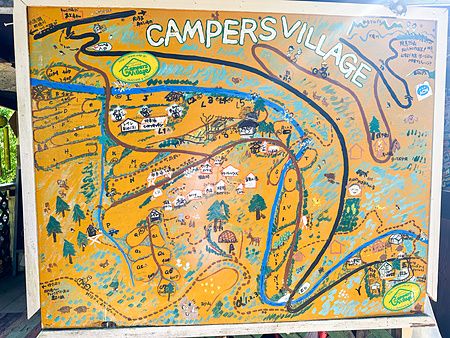 Mappa colorata del Inadani Campers Village che mostra percorsi e piazzole.
