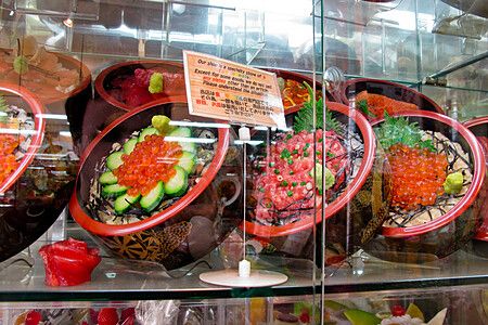 Ciotole di cibo finto in vetrina a Kappabashi Dori, Tokyo