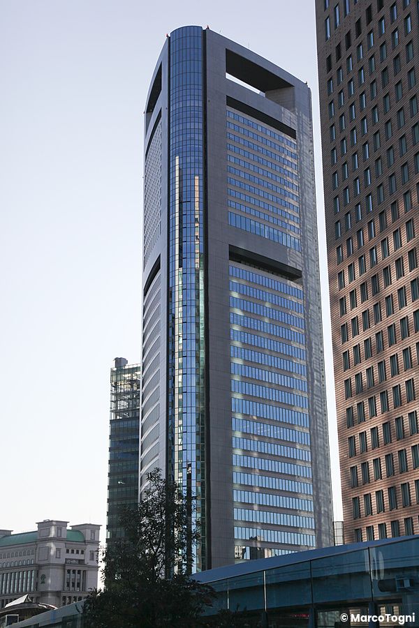 Grattacielo moderno a Shiodome, Tokyo.