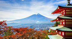 Monte Fuji e Chureito Pagoda in autunno, Fujiyoshida, Giappone.