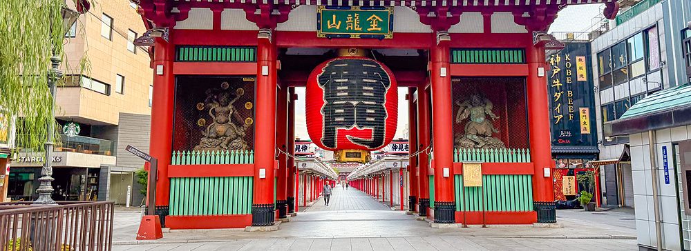 Ingresso Kaminarimon del tempio Senso-ji ad Asakusa, Tokyo.