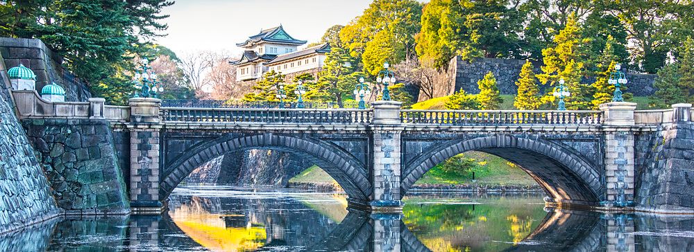 Ponte sul fossato del Palazzo Imperiale di Tokyo.