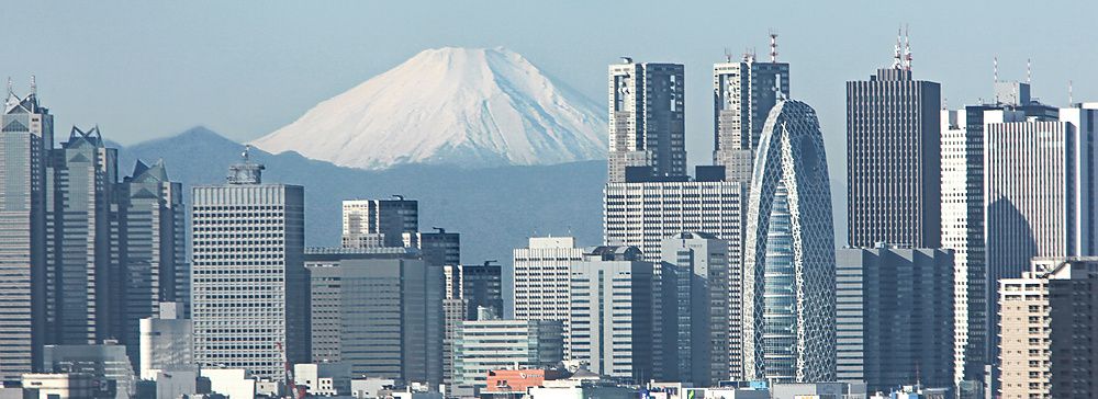Skyline di Tokyo con Monte Fuji sullo sfondo.