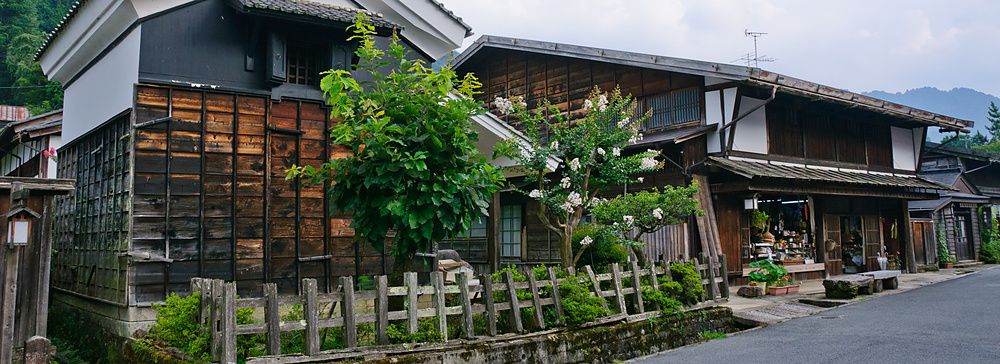 Case tradizionali a Tsumago-juku lungo la Nakasendo in Giappone.