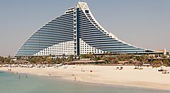 L'hotel Jumeirah Beach.