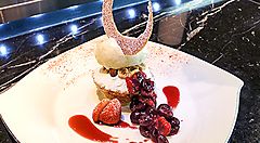 Un dolce alla pasticceria Toshi Yoroizuka.